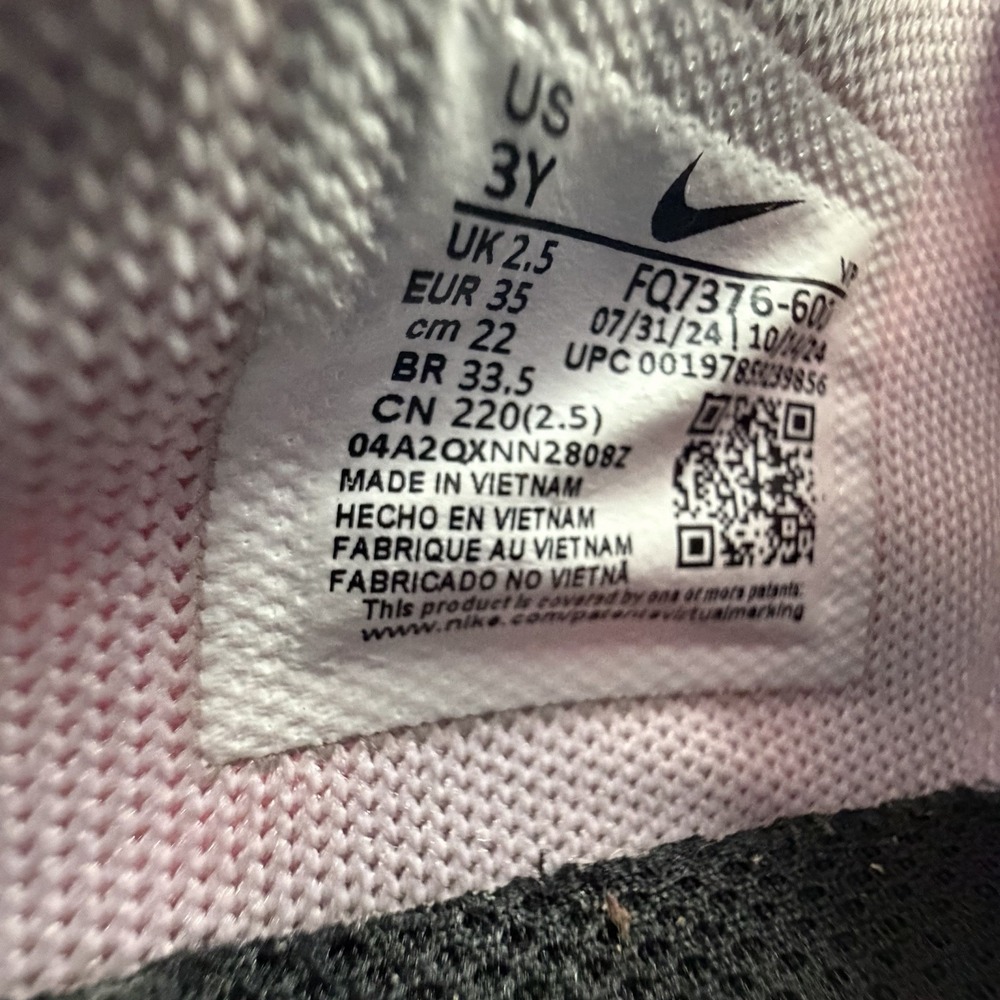 Nike Basketball Sabrina 2 "Pink Foam" Size Kids 3Y - Picture 10 of 10